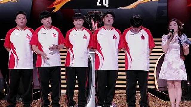 宠儿荣获总决赛FMVP单独感谢一直相信自己的老板菲菲 EVEN赞叹宠儿一年没打比赛一复出就拿FMVP了