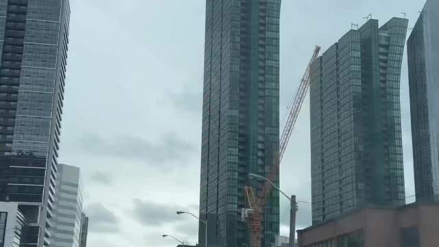 移民路上思维陷阱 敢于离场 是中年人最大的自信  ​