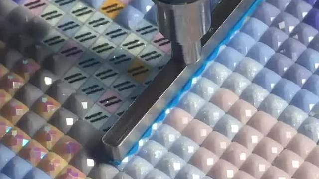 我本来想拍一个只放下笔的影片，但没有拍好