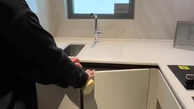 香港没有公摊的菲佣房间大不了一点  ​