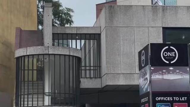 跑酷人的下楼方式