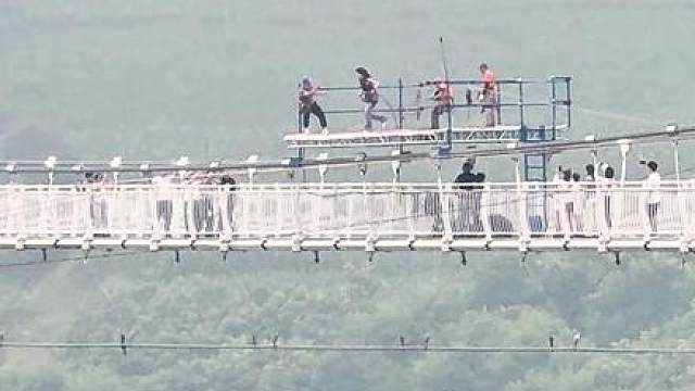 原来冬天的风，再温柔也是刺骨的