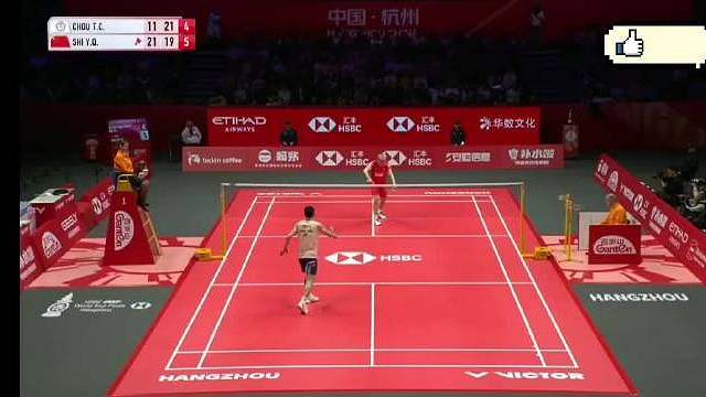 这场双方前两局打得很胶着，多拍很多，体能消耗很大。到第三局就能看到石宇奇的体能储备如深渊不见底了，对方已经气喘吁吁动作明显开始变形，他都不带喘的 ​​​