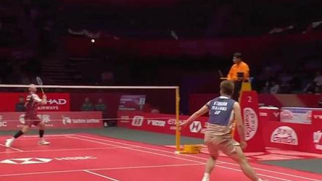 2025年年终总决赛的首场男单对决，昆拉武特VS乔纳坦