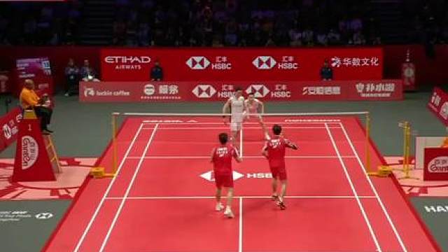 梁王拿下谢苏，保留晋级希望 梁伟铿王昶