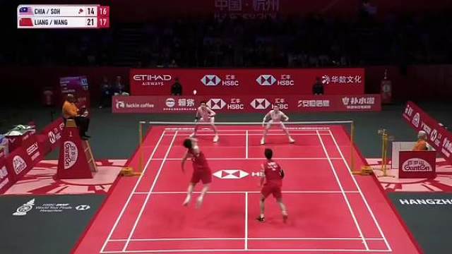 太精彩啦（梁王和谢苏都好棒） 果然势均力敌，棋逢对手是最有看头的。啊啊啊，今天和谢苏打得太精彩了。这个球也好精彩，昶昶还中途换拍子，最后这颗球还是拿下。 明天也要继续冲冲冲