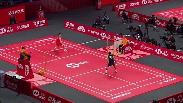 看到李诗沣因脚踝扭伤退赛真的太揪心了！首局还打出21-14的比分，没想到救球时意外受伤，希望伤势无大碍，好好养伤，期待早日重返赛场 ​​​