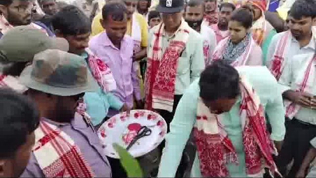 印度的老板对员工非打即骂 太可怕了  ​