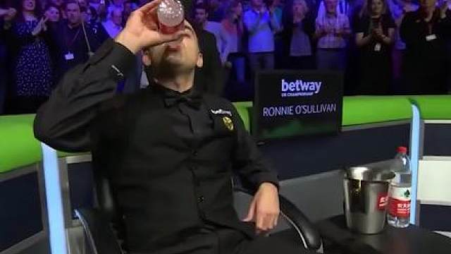 价值两百万的对局，火箭激动到用冷水浇头，球迷们看嗨了！