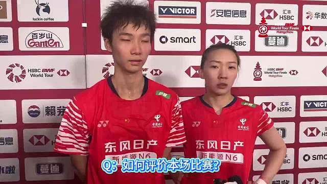 “丫邦”打入决赛：第二局及时调整 “第一局其实对方没有特别的得分手段，只是一些老套路，但我们却首先乱了阵脚。第二局我们还是及时调整了，很多球我也没有去干扰搭档，大胆把球放掉，让邦邦自己去连贯，加上我们失误少了一点，所以第二局就赢得相对轻松一点。” “明天内战心态会放松点，更多的是展示自己的技术水平，希望给杭州的球迷朋友们奉献精彩的比赛。”