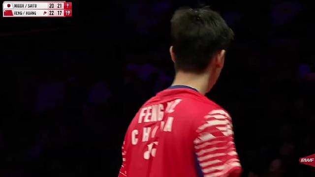 凤凰时隔两年再进年终赛决赛！ 冯彦哲/黄东萍 22-20、17-21、21-9 绿川大辉/斋藤夏 决赛对手：蒋振邦/魏雅欣 vs 陈堂杰/杜依蔚 ​​​