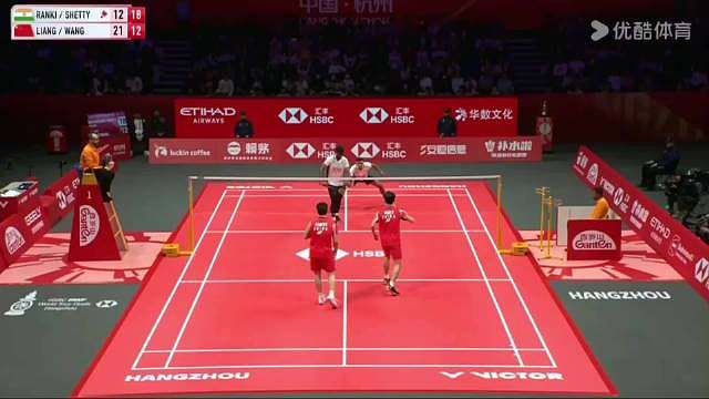 18-12落后的时候梁伟铿发接发后第四拍得分，发球轮连追6分，可是这样的追分节奏被 轻易送出去，关键分又发球直接丢分，你们国羽确实应该好好查一下了 ️1 连续追分小高潮 ️2 轻易断送追分节奏 ️3 赛点发球直接丢分 20251217梁王vs黑塔