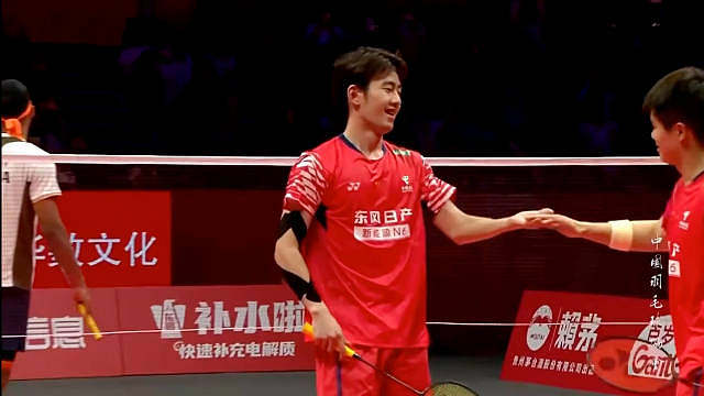 太给力了！梁王组合晋级男双决赛成功“复仇”！梁王组合逆转对手晋级男双决赛！ 梁伟铿/王昶（比分10-21、21-17、21-13）兰基雷迪/谢提 小哥俩终于在年底憋出来大招，能进决赛就已经很惊喜了，万一有冠军就是锦上添花！