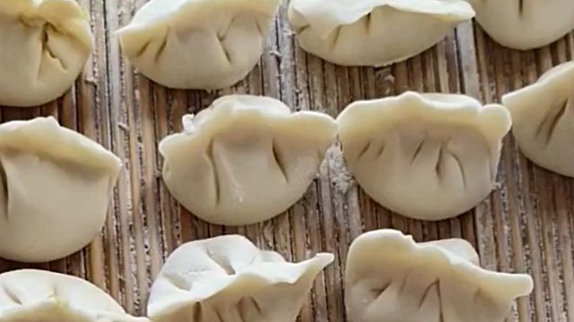 嘿，今天是冬至，大家吃饺子或者汤圆了嘛，冬至快乐呀，浅录了一下，包饺子，下饺子的过程