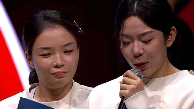 凡晨十一年，今晚太好哭了。 贾一凡：我是有备而来。 凡姐拿出她的发言稿，读着读着哭成了一个泪人，然后『我是有备而来』的拿出纸巾。 陈清晨：只要你备战洛奥需要我，我会回到国家羽毛球队陪你备战。 ​​​