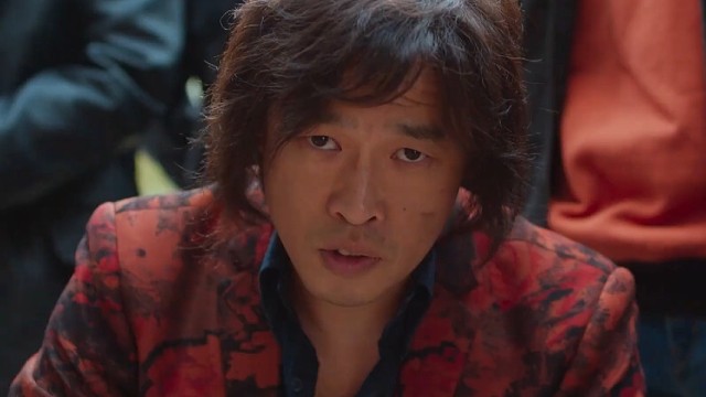 赢了挨揍 输了还得挨揍#电视剧老舅精神状态好超前#老舅还是太全面了 #电视剧老舅