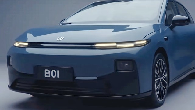 零跑B01 2025款 650悦享版
年轻人的高品质智能轿车
纯电续航650km，19分钟超级快充