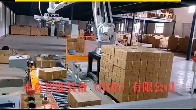 还在雇人搬箱子码垛？又累又慢还费钱！
咱这款箱装码垛机器人，纸箱、料箱通吃
抓得稳、码得齐，速度快到