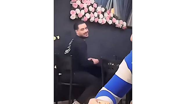 黑衣男子:你最好有奥特曼变身器