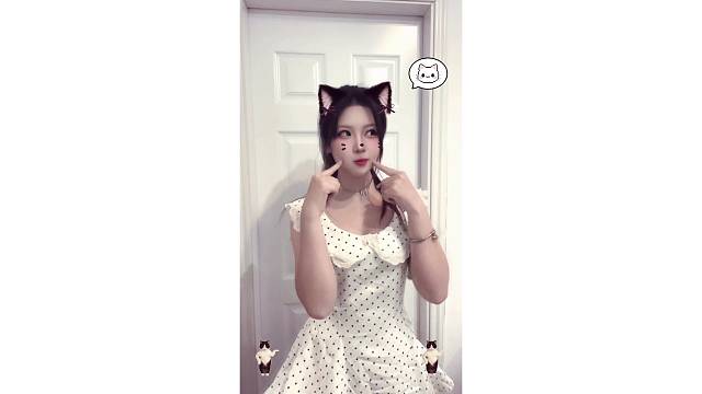 如果有特别粘你的小猫 
那一定是我变的₍^˶ ╸