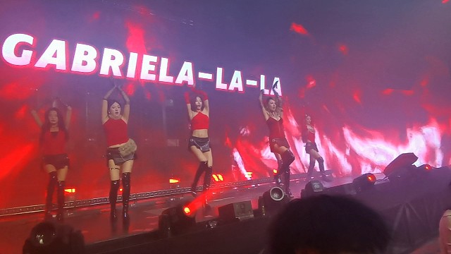 寒冷的冬天有两处让人温暖的地方，一处是家，一处是Disco