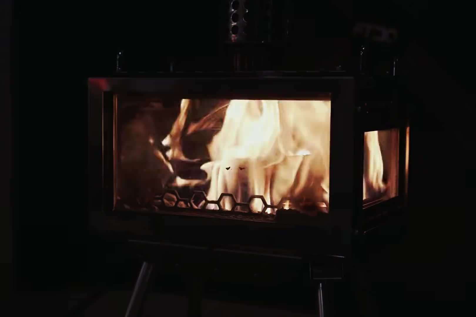 第2集：驾驶拖挂房车野外露营，搭建房车帐篷露营地，山中享受户外生活