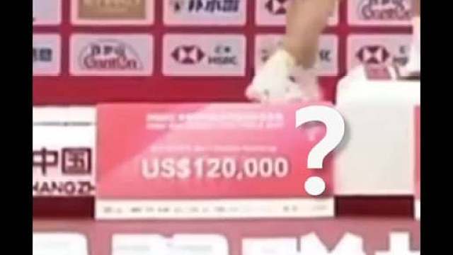 奖金支票：再见了朋友 哥俩笑着谈着叽里咕噜走了全场“钱钱” 总体来说很惊喜很出色的2025年终总决赛！感谢哥俩给我从头到尾看到最后的机会 从不被看好的死亡小组B组连续复仇第一个出线、到两次入围总决赛全部打进决赛追平国羽男双组合最佳成绩，最后在运气不佳的情况下顽强追分的决赛，在经历了一年的低谷期且年底一个多月的羽超全运缺乏合练的情况下已经表现很不错了！谢谢你们总结经验，所有的高山都能越过去，明年杭州