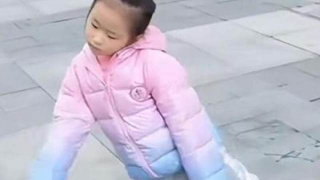 “小金给老金过生日”