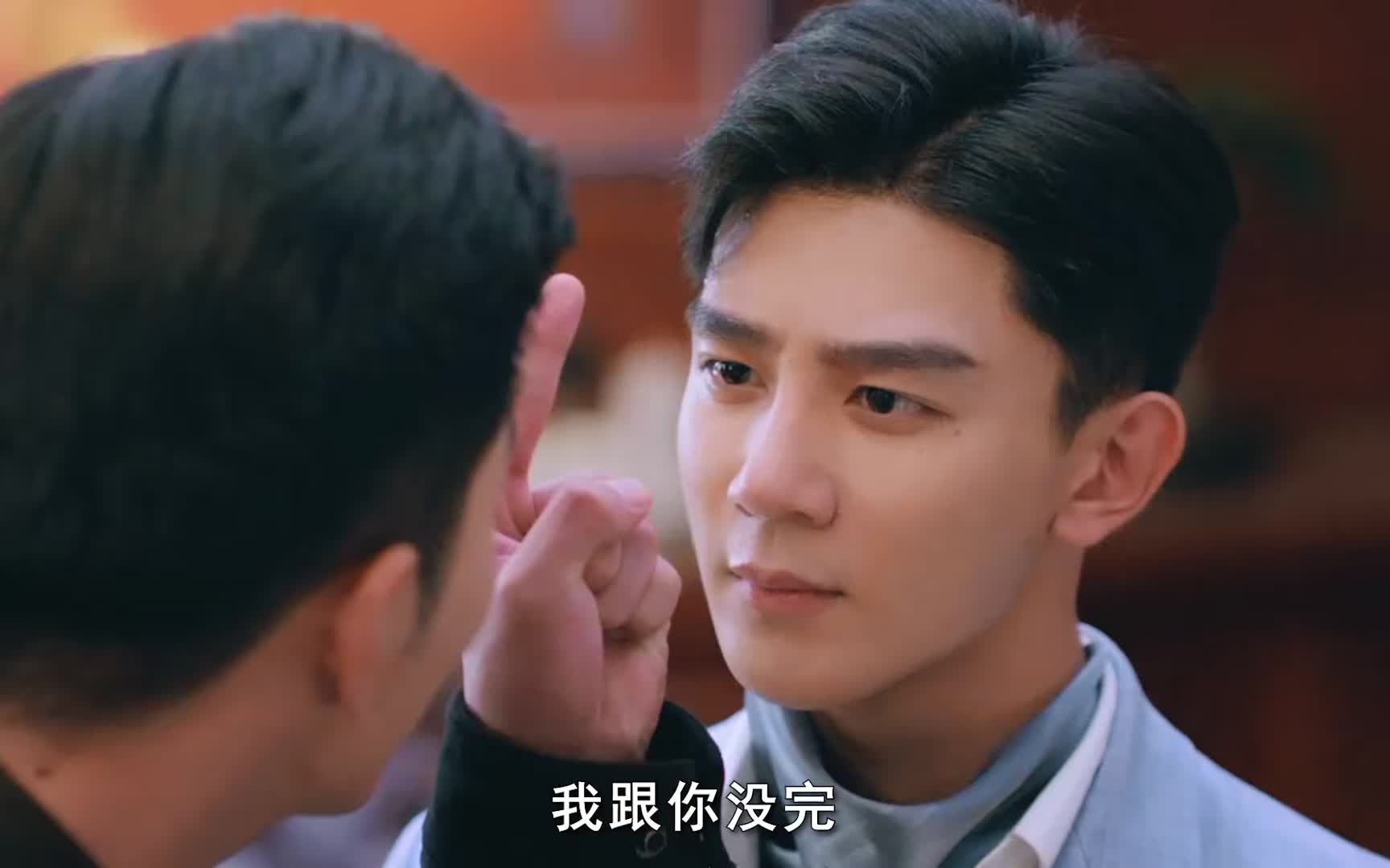 史上最憋屈劫匪，还得求着对方别挂电话！