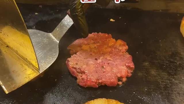 终于在长沙也吃到了街头汉堡！！一口下去真的巨满足！