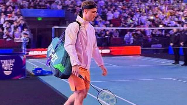 低视角下欣赏身体天赋怪之间的较量！ 准一流球员拉尼尔vs黑马新星赖浩俊！