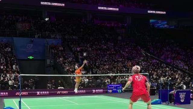 在天王杯第一排看石桃大战是什么体验？