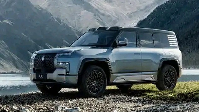 恭喜比亚迪子公司弗迪电池，拿下今年1到10月，电气化供应商装机量排行榜的七个冠军和一个亚军。