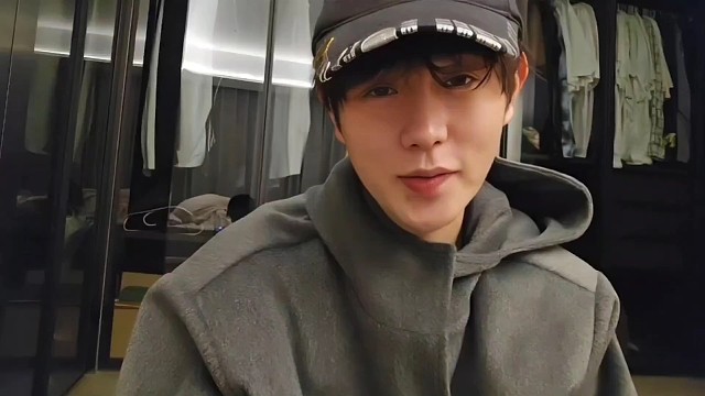 瓦子和子圣他们有妞跟我喝酒却不带#童锦程