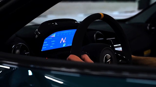 最近都是接近七点才回家！失去心爱的狗狗真的处理文件都心不在焉的！