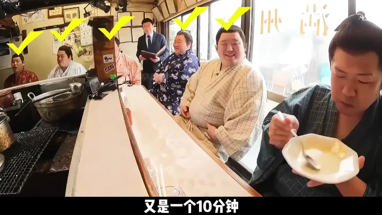 小锅菜挑战相扑大胃王，做菜快还是吃得快？  ​