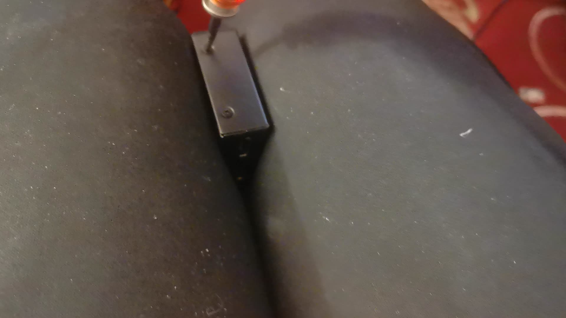 9.9包邮的HDMI2.0一分二切换器铁壳版开箱测评附拆机（IC9642）