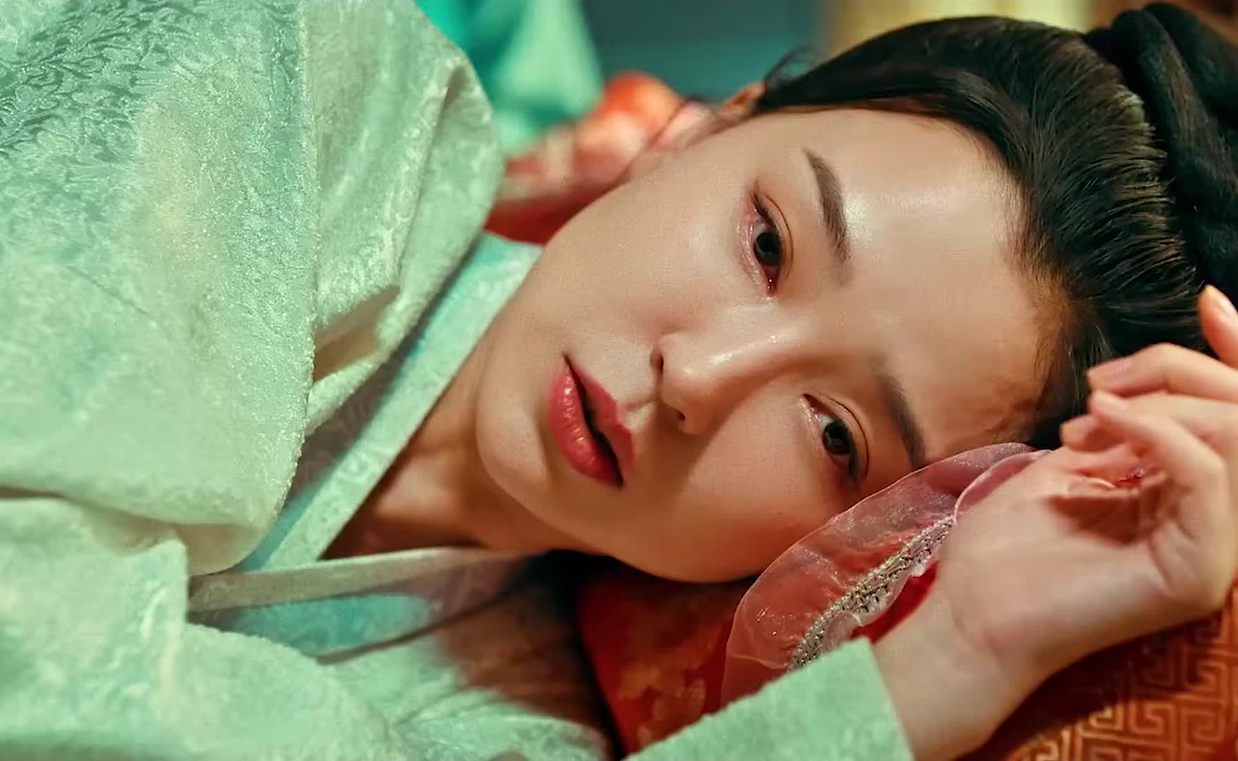 女孩被男人欺骗夺走自己的第一次，自杀后化成恶鬼复仇