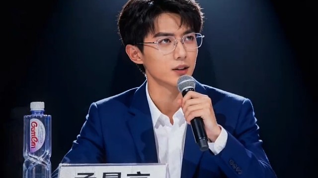 “他也会喜欢你吗？”#辩论赛 #喜欢 #辩论赛名场面