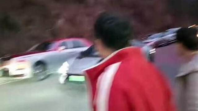 水友开路特斯有点帅