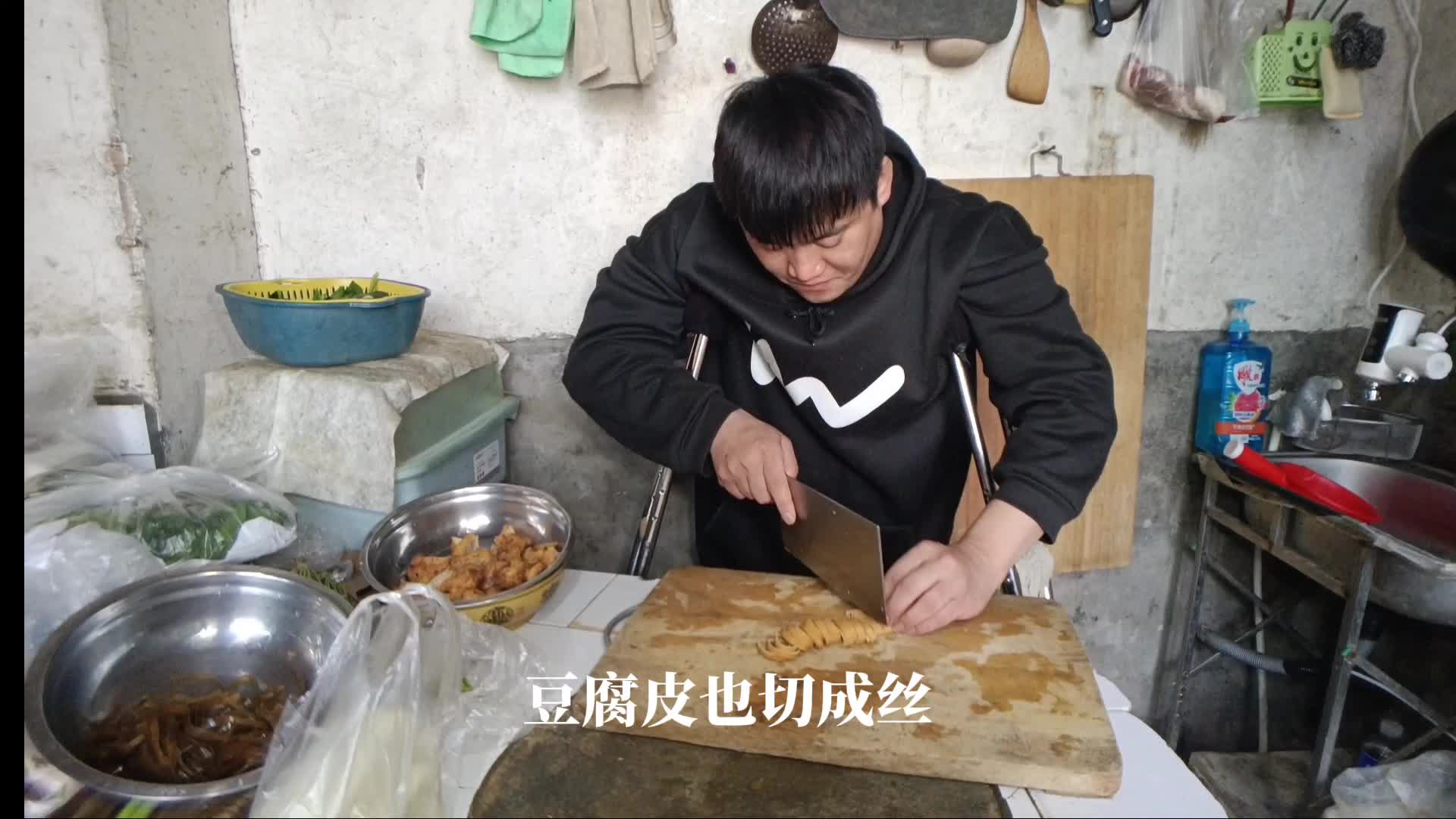 平凡日常藏韧力，每一步都算数。