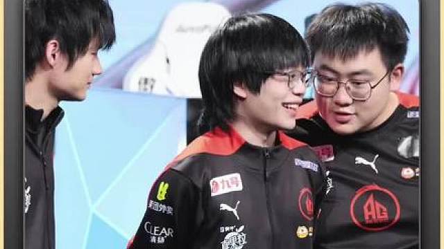 老林做得太明显了，当着钟意的面阴阳Zwy教练