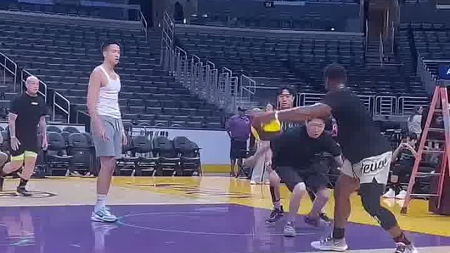 这要是在国内，早被打了！