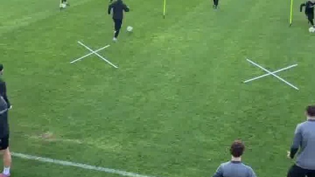 又快又累还好玩！足球接力赛热身训练这样做