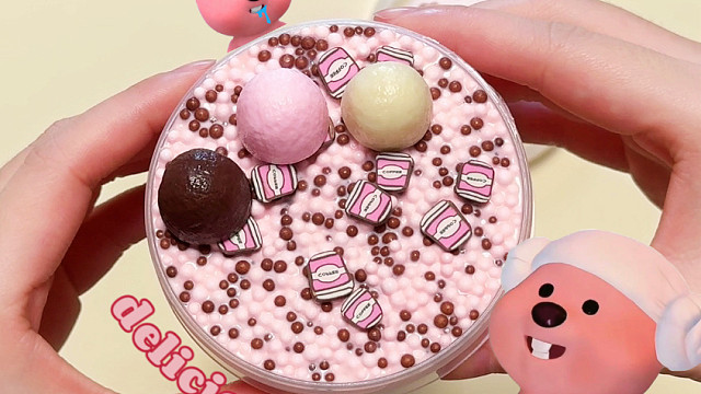 戳一个莓籽小蛋糕