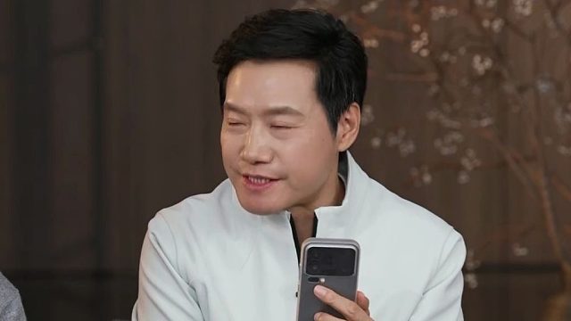 雷军回应为了一个杯子开15次会：是16次会里杯子都是讨论的一部分