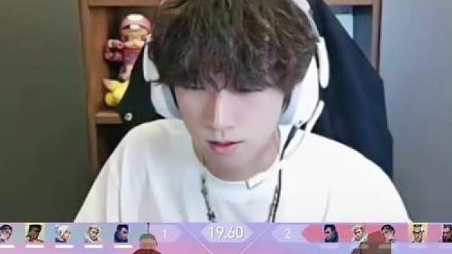 hanghang和cxy今晚回归港服双子星，没想到却遇到夜露接连要枪还不做事，杭神在国服啥时候受过这委屈？