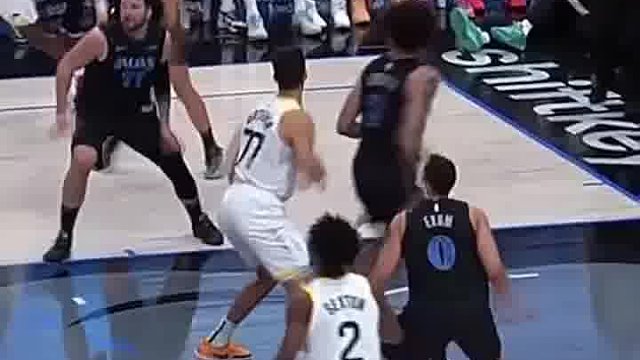 东契奇助攻欧文空接暴扣