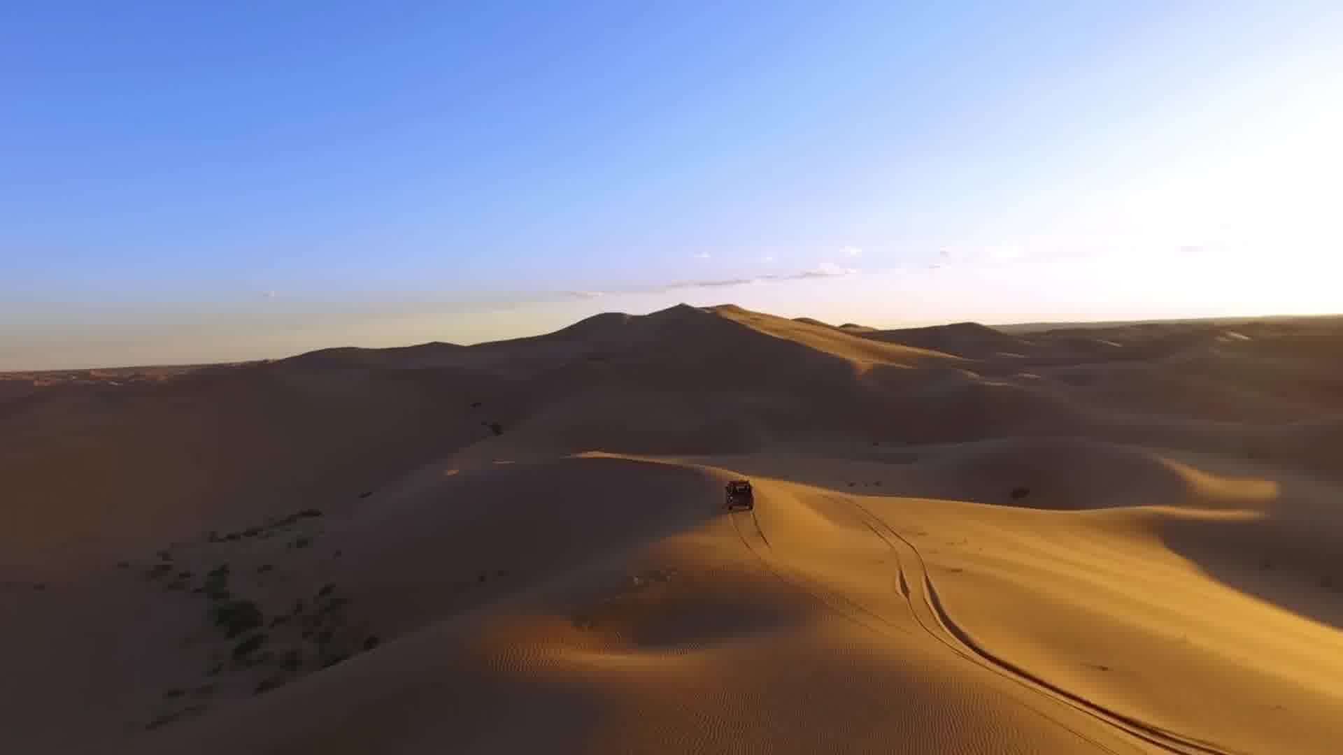 男孩子梦想穿越沙漠！