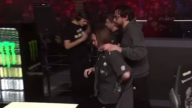 像大超这样的神人队友，donk一共有四个